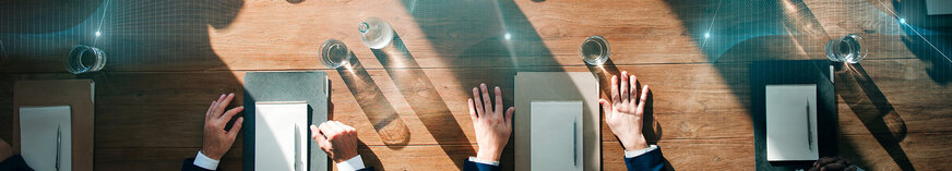 CFOになるにはどのようなスキルや資格が必要？日系・外資系の平均年収やキャリアパスを解説